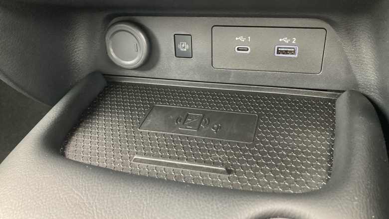 Nissan Juke 1.0 DiG-T N-Connecta 5dr Petrol Hatchback